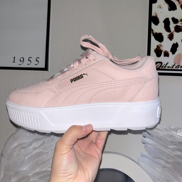 Gifted wrong size not able to return…NWT never worn - Picture 1 of 4